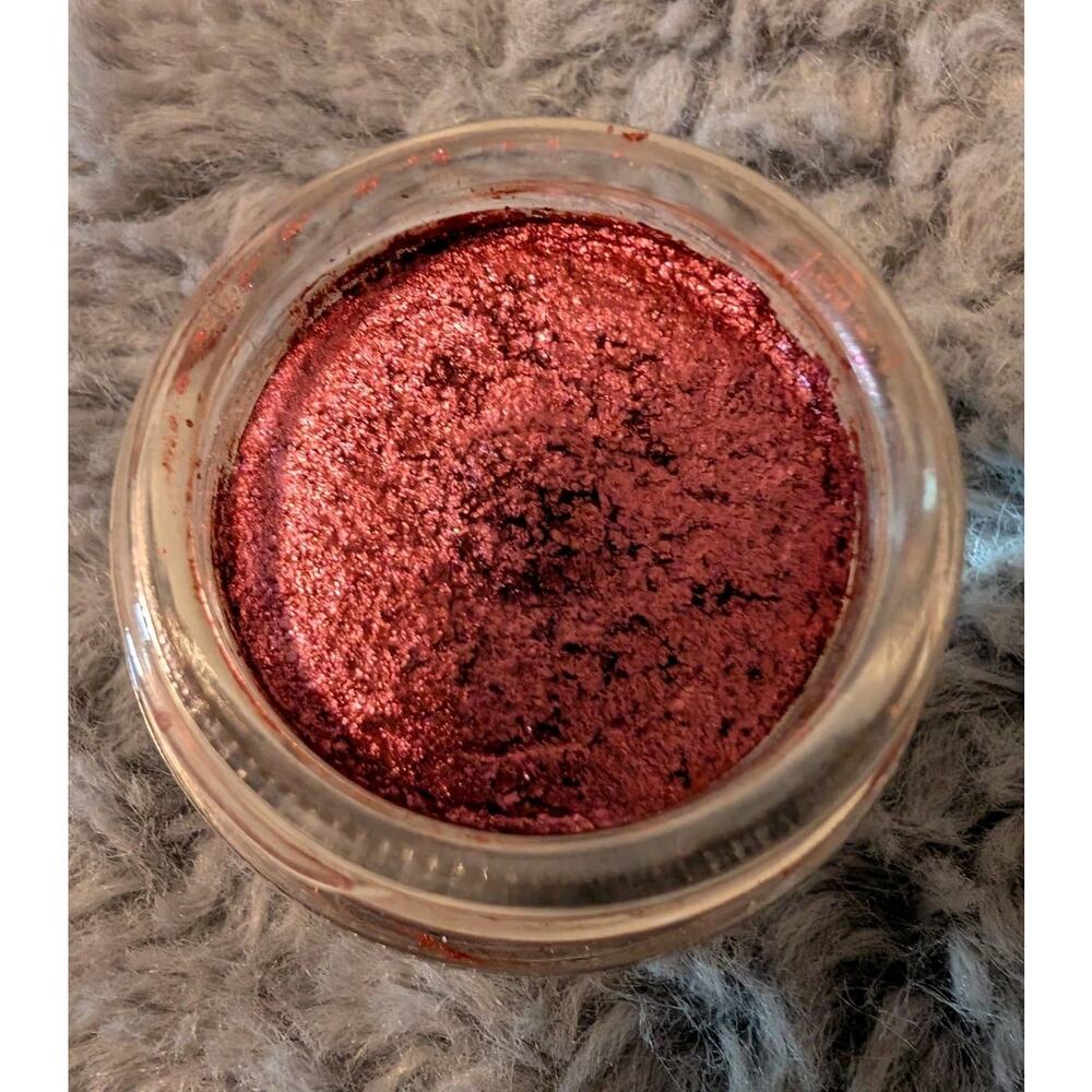 BeBella Cosmetics Heartbreaker Metallic Eye Shadow Pot Deep Magenta 0.14 Oz. NEW
